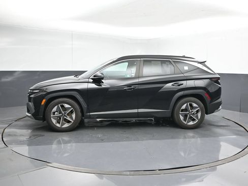 Used 2025 Hyundai Tucson SEL FWD image 2