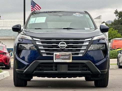 Used 2024 Nissan Rogue SV AWD/4WD image 9