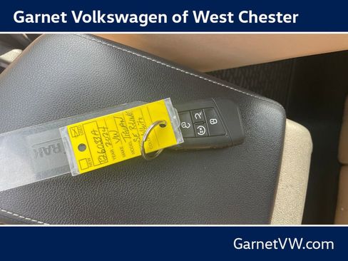Certified 2024 Volkswagen Tiguan SE R-Line AWD/4WD image 26