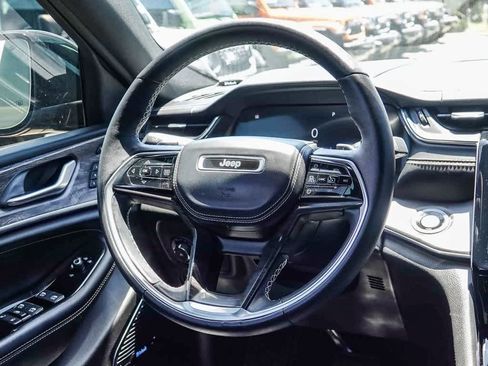 Certified 2022 Jeep Grand Cherokee L Overland w/ Luxury Tech Group IV image 14