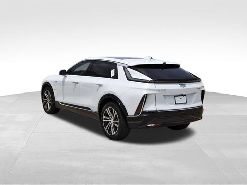 New 2026 Cadillac Lyriq Luxury AWD/4WD image 3