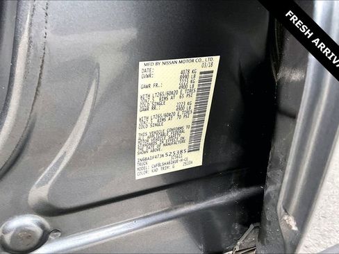 Used 2018 Nissan Titan SV w/ SV Convenience Package image 18