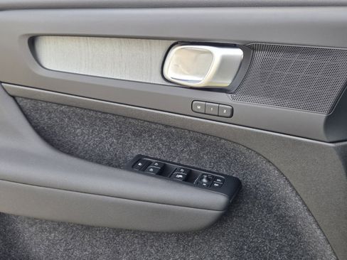 New 2025 Volvo XC40 B5 Core w/ Protection Package Premier image 26