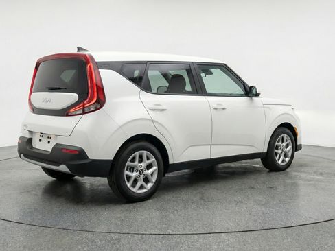 Used 2025 Kia Soul LX w/ LX Technology Package image 9