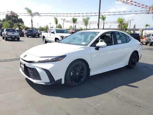 New 2026 Toyota Camry SE image 7