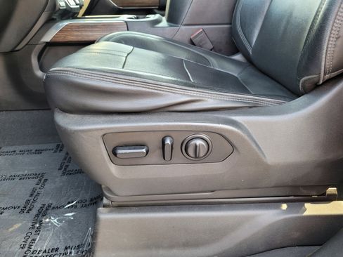 Used 2019 Chevrolet Silverado 1500 High Country image 11