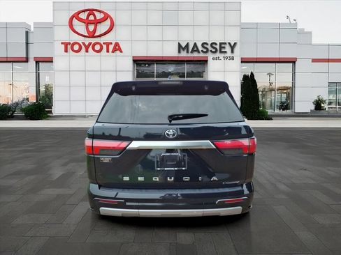 Used 2025 Toyota Sequoia Capstone AWD/4WD image 4