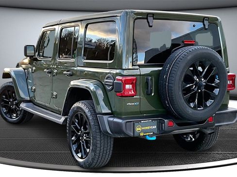 Used 2023 Jeep Wrangler Unlimited Sahara w/ Cold Weather Group image 4