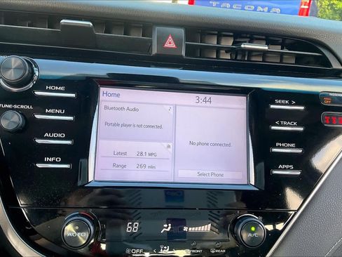 Used 2018 Toyota Camry SE FWD image 31