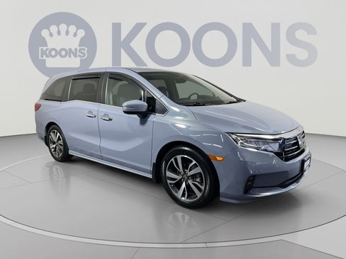 Used 2023 Honda Odyssey Touring image 2