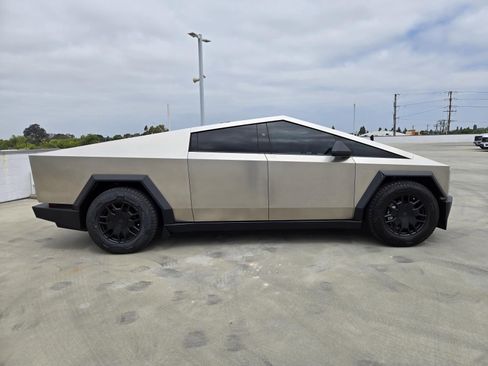 Used 2024 Tesla Cybertruck AWD Crew Cab image 2