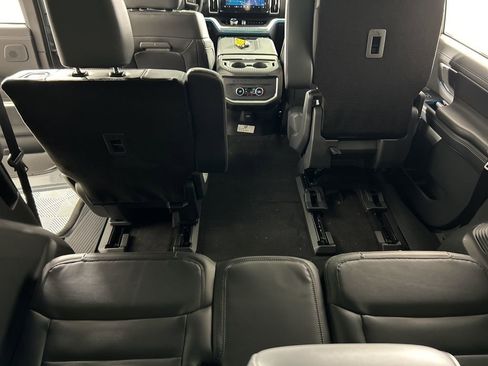 New 2025 Ford Expedition Max Platinum w/ Stealth Performance Package image 38