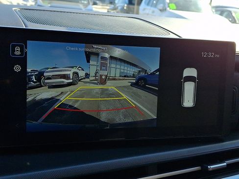 Certified 2025 Hyundai Santa Fe SEL image 17