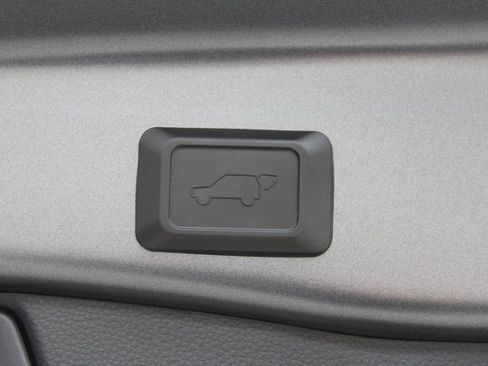 Used 2022 Toyota RAV4 XSE image 25