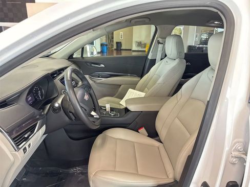 Used 2019 Cadillac XT4 Luxury FWD image 9