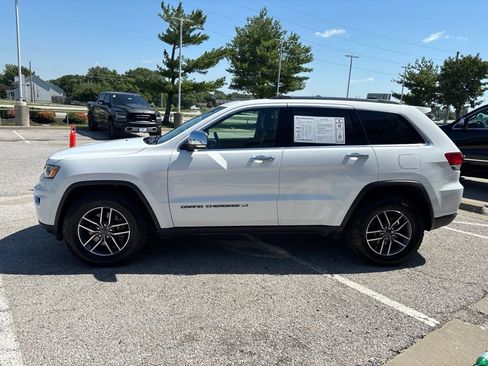 Used 2022 Jeep Grand Cherokee Limited AWD/4WD image 17