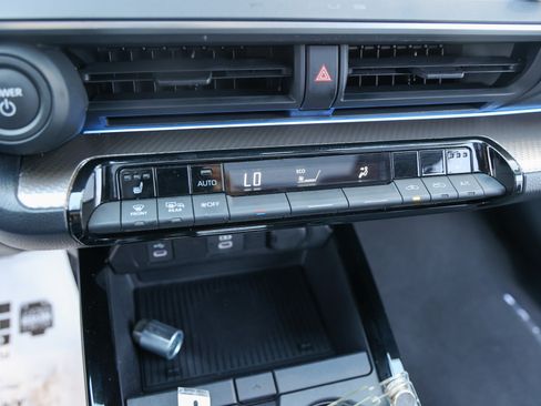 Used 2023 Toyota Prius XLE FWD image 23