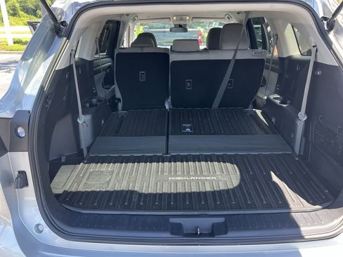 Used 2023 Toyota Highlander L AWD/4WD image 33