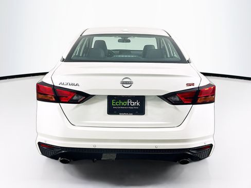 Used 2024 Nissan Altima 2.5 SR FWD image 7