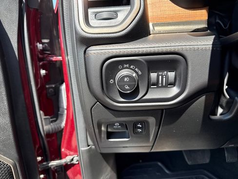 Used 2023 RAM 1500 Limited w/ Body Color Bumper Group AWD/4WD image 15