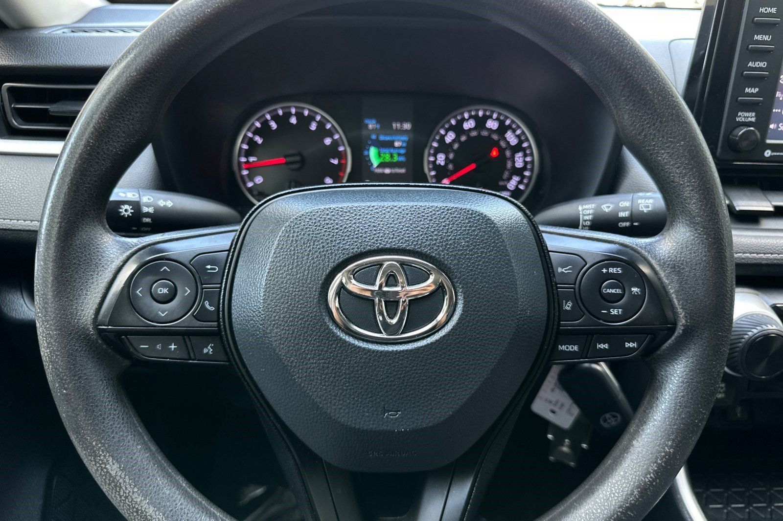 Used 2020 Toyota RAV4 LE AWD/4WD image 11
