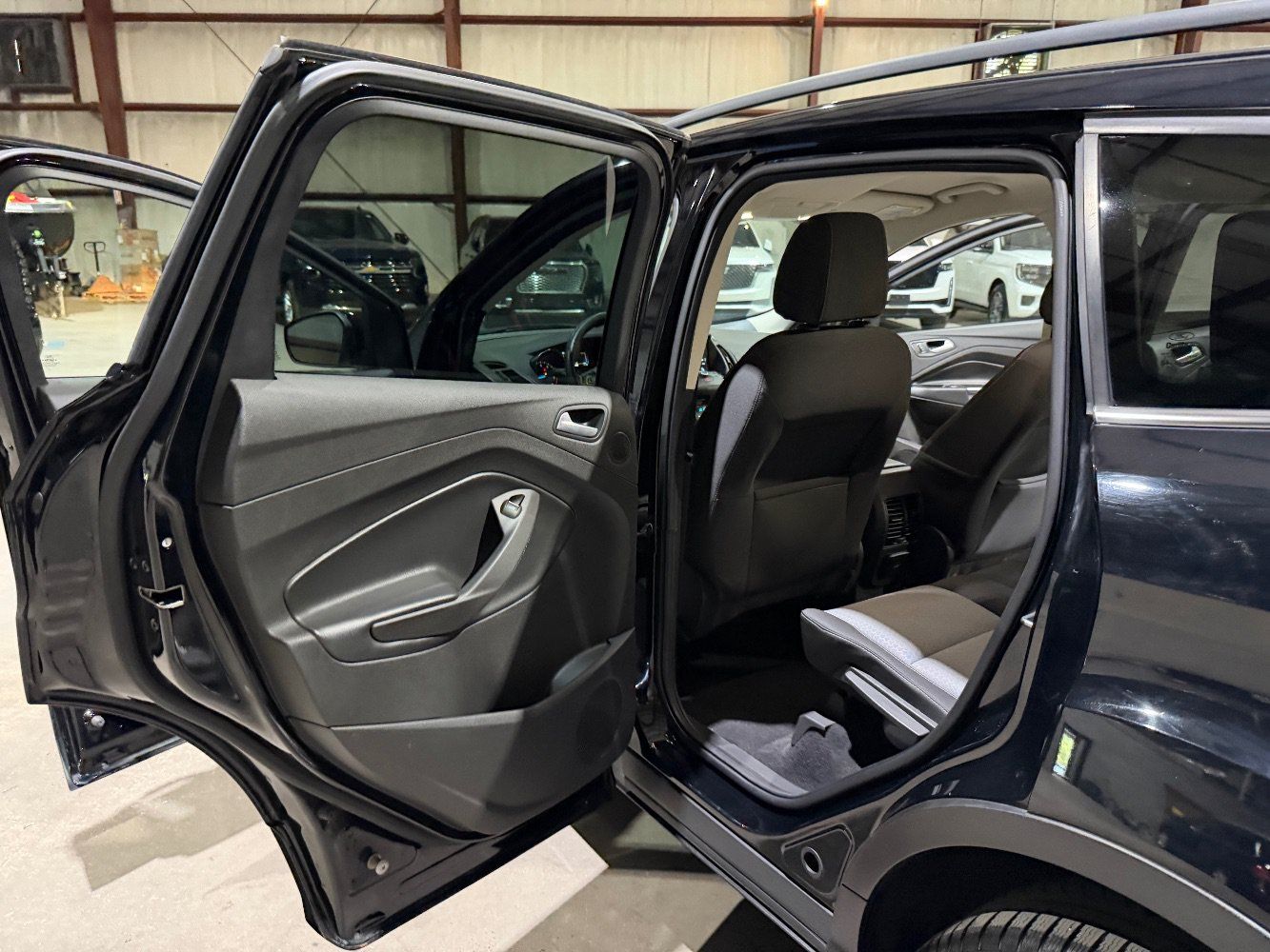 Used 2017 Ford Escape SE w/ Equipment Group 201A FWD image 16