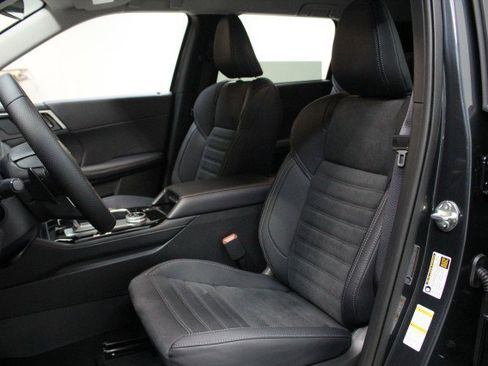 New 2025 Mitsubishi Outlander SE image 7