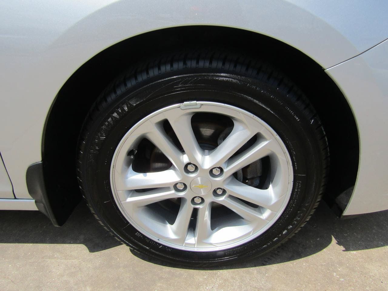 Used 2017 Chevrolet Cruze LT FWD image 7