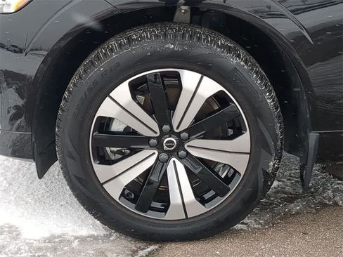 Certified 2025 Volvo XC60 T8 Core w/ Protection Package Premier image 13