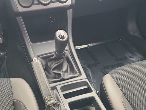 Used 2017 Subaru Crosstrek 2.0i Premium image 14