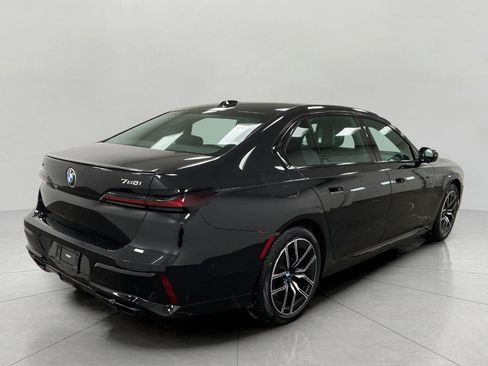 Certified 2023 BMW 760i xDrive w/ Executive Package image 3