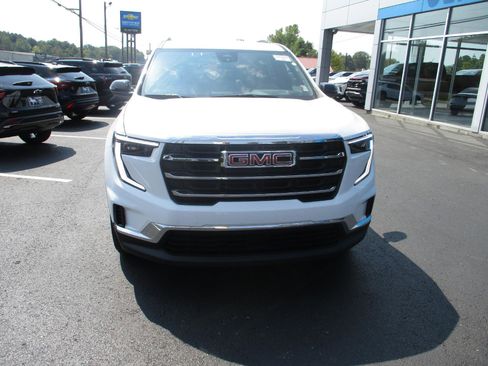 Used 2025 GMC Acadia Elevation image 8