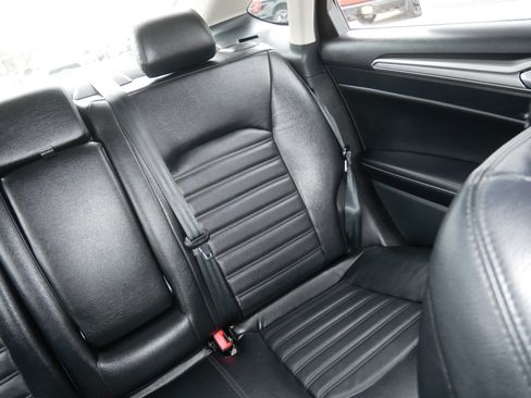 Certified 2019 Ford Fusion SE image 14