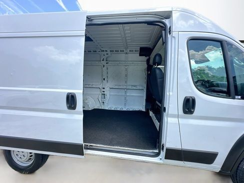 Used 2025 RAM ProMaster 2500 w/ Convenience Group FWD image 25