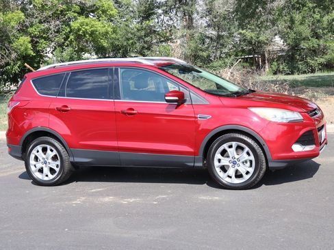 Used 2016 Ford Escape Titanium w/ Equipment Group 301A AWD/4WD image 2