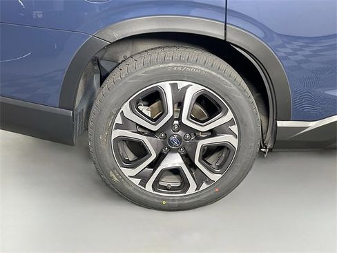 Used 2024 Subaru Ascent Limited image 38