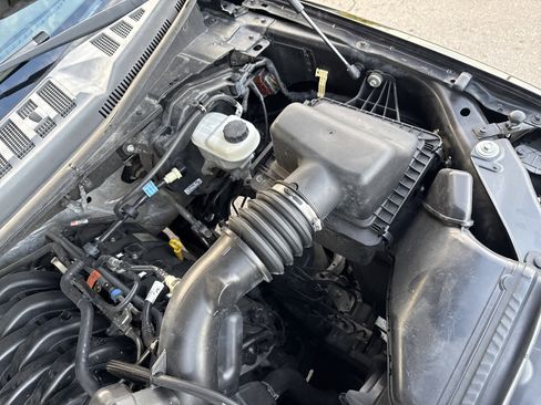 Used 2017 Ford F150 Lariat image 16