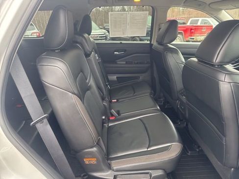 Used 2022 Nissan Pathfinder SL w/ Cargo Package image 28
