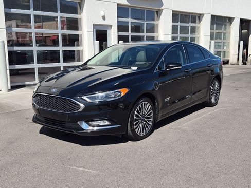 Used 2017 Ford Fusion Energi Titanium FWD image 10