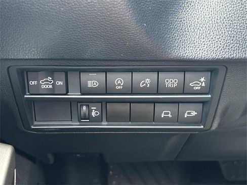 Used 2022 Toyota Tundra SR5 w/ SR5 Convenience Package image 27