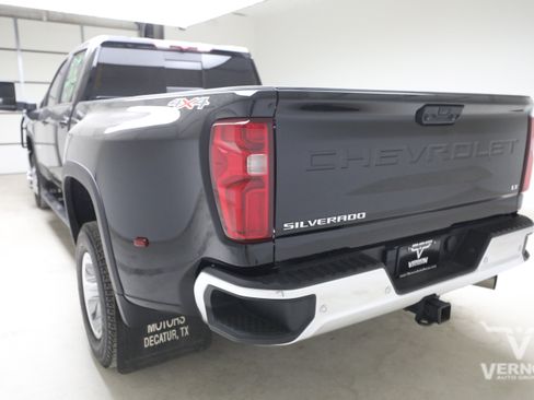 Used 2025 Chevrolet Silverado 3500 LT w/ Safety Package AWD/4WD image 3