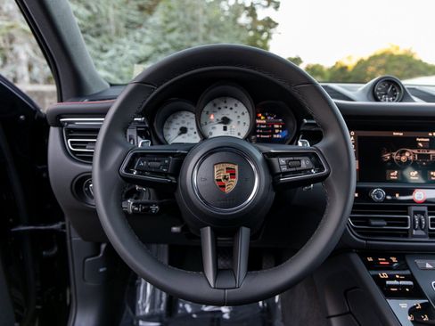 New 2026 Porsche Macan AWD/4WD image 30
