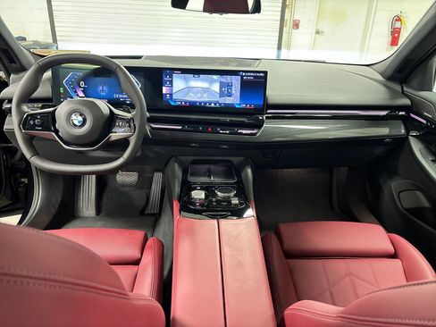 Certified 2025 BMW 530i image 15