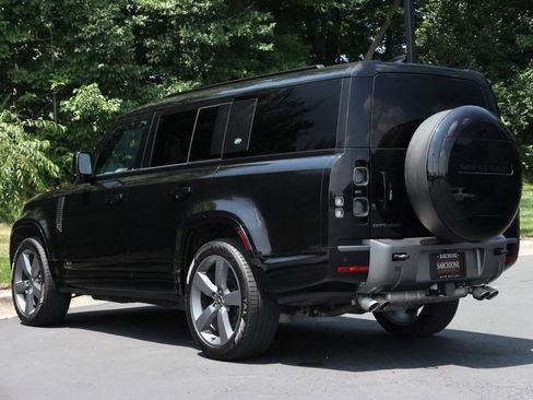 Used 2024 Land Rover Defender 130 V8 image 2