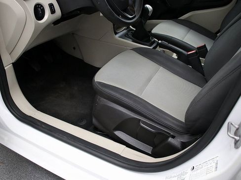 Used 2012 Ford Fiesta S image 20