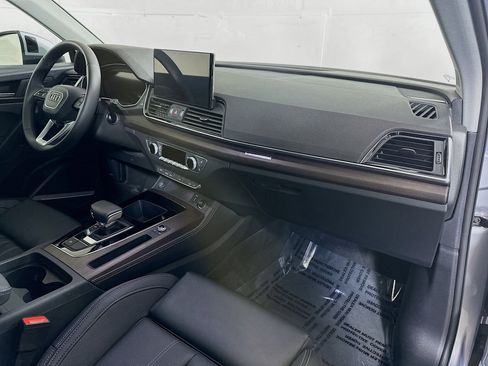 Certified 2025 Audi Q5 2.0T Premium Plus w/ Premium Plus Package image 30