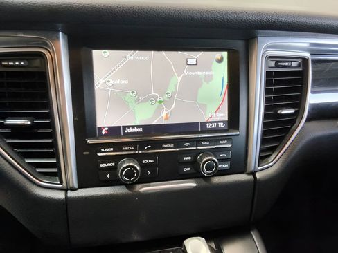 Used 2015 Porsche Macan S AWD/4WD image 26