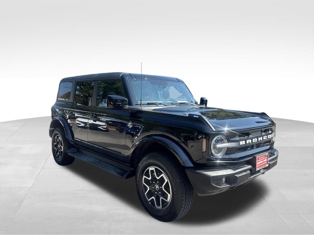 Used 2026 Ford Bronco Outer Banks AWD/4WD image 3
