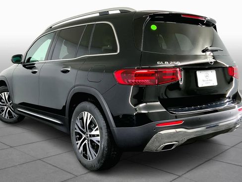 New 2025 Mercedes-Benz GLB 250 4MATIC image 4