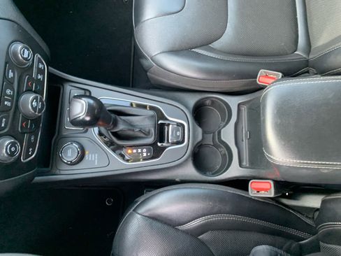 Used 2023 Jeep Cherokee Altitude Lux image 23